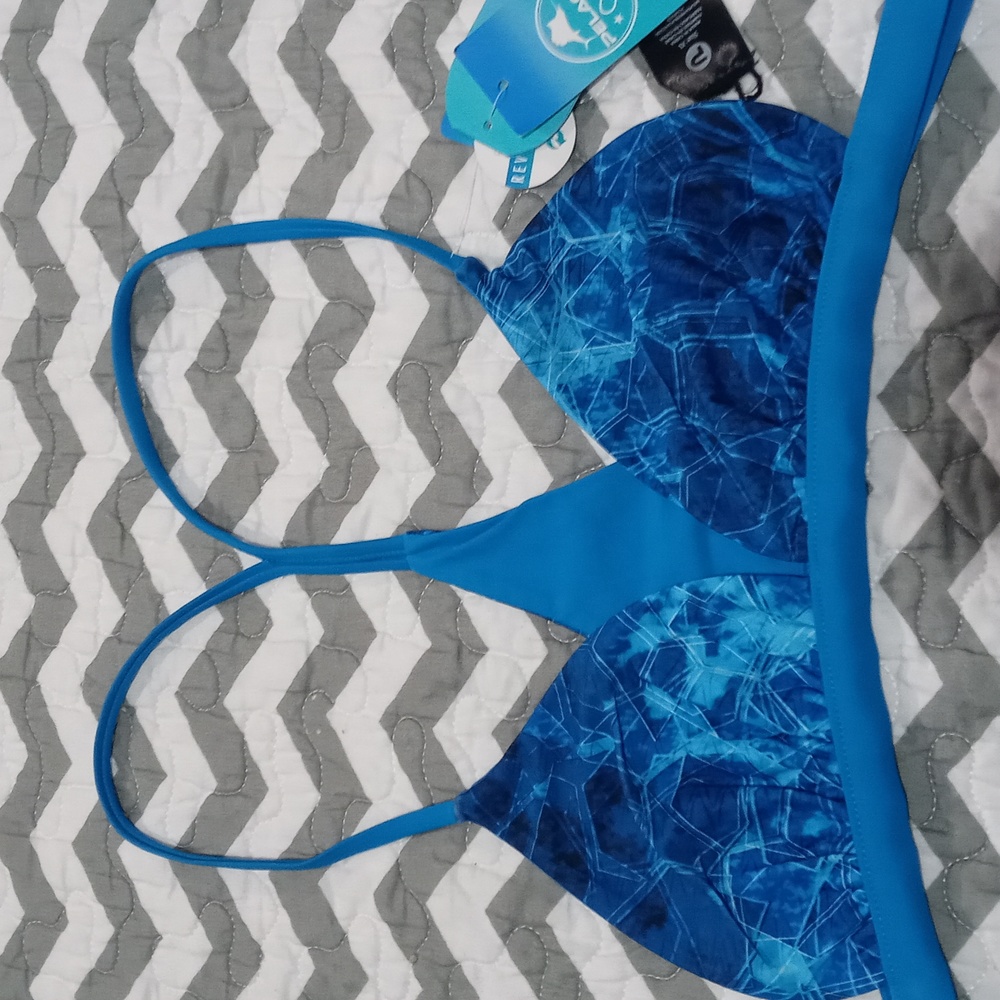 Pelagic rio revers bikini top hex nwt